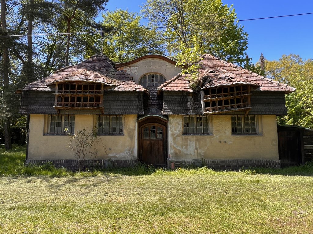 Historisches Taubenhaus als geplantes Sicherungsprojekt auf dem Waldgut
